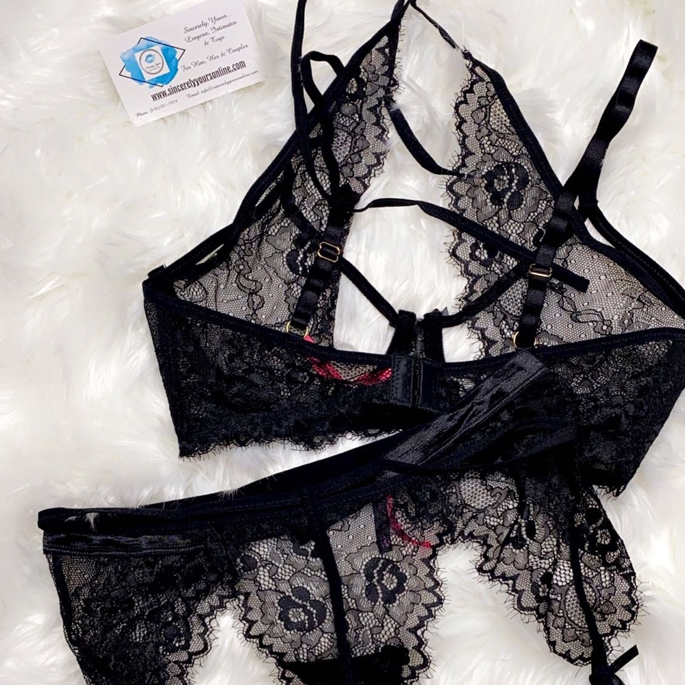 Lace Lingerie Set - Picture 5 of 5